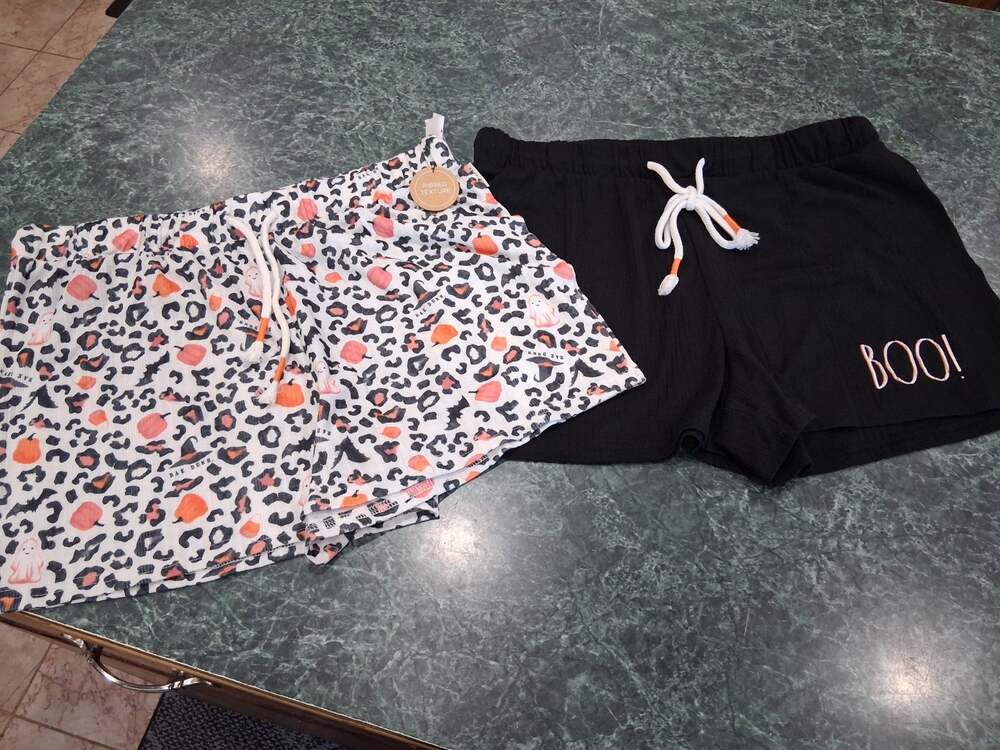 Rae Dunn NWT Womens M Ribbed PJ Shorts 2 Pack Leopard Ghost & Bats, Solid Black